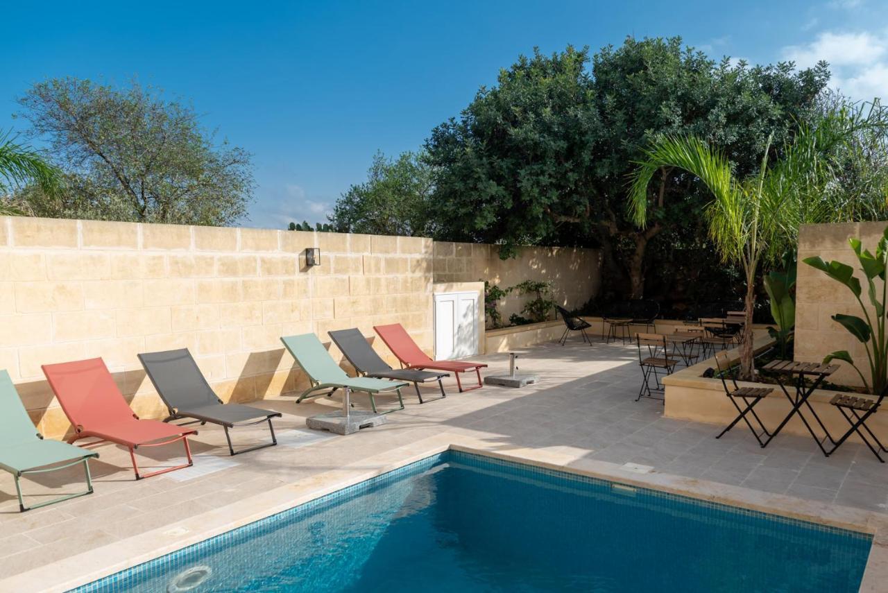 The Carob Tree Bed & Breakfast Victoria Exterior foto