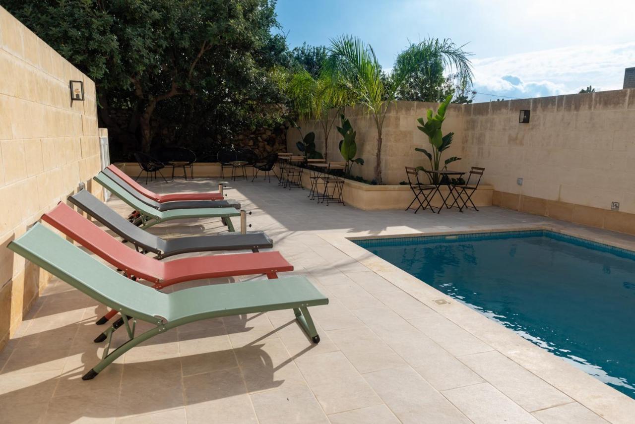 The Carob Tree Bed & Breakfast Victoria Exterior foto