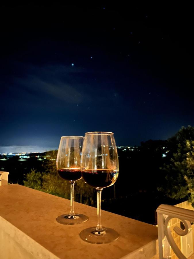 The Carob Tree Bed & Breakfast Victoria Exterior foto