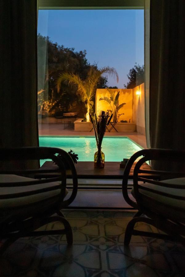 The Carob Tree Bed & Breakfast Victoria Exterior foto